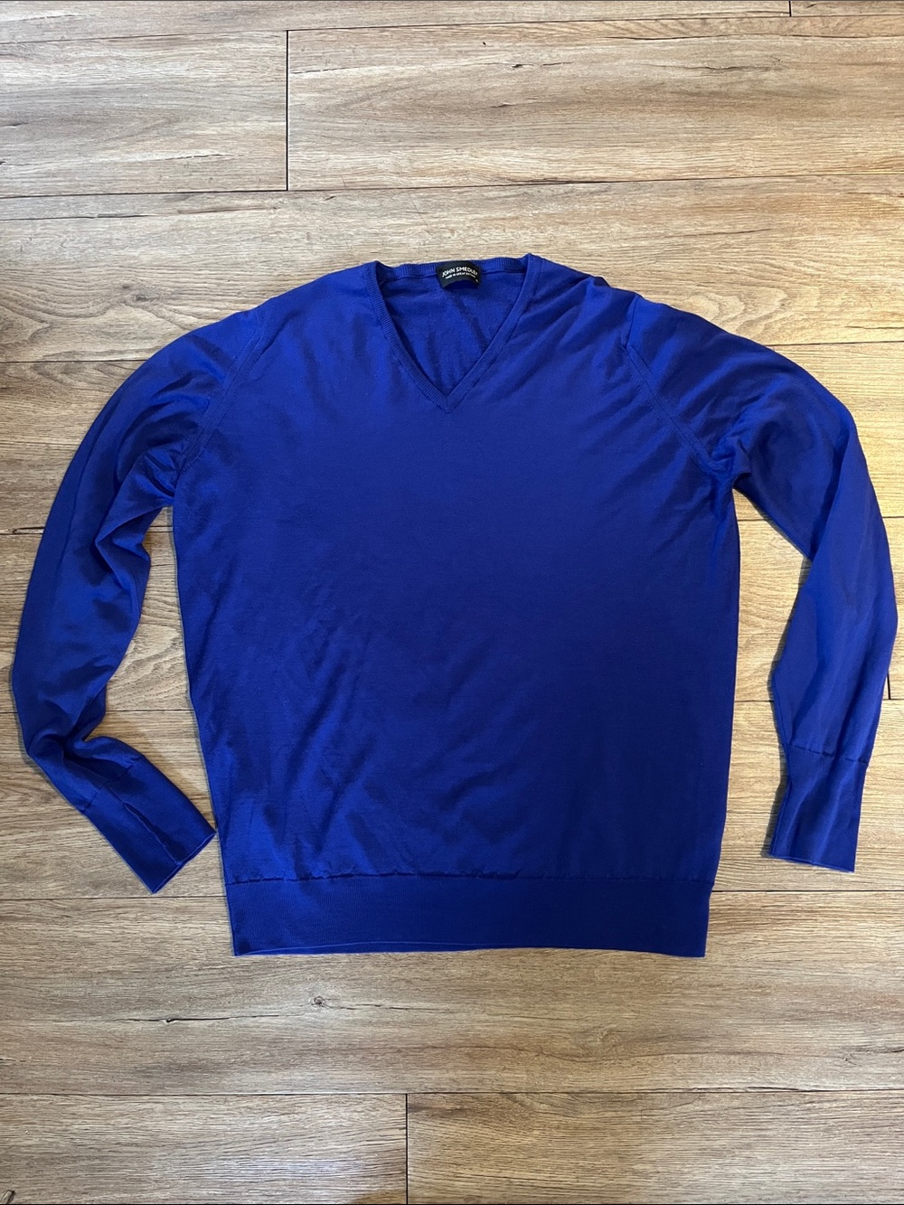 John Smedley Men's Sweater Size Medium Royal Blue 100%
New Zealand Merino Wool